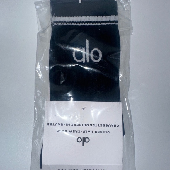 ALO Unisex HIGH Half-Crew Throwback Sock Black One Pair - Picture 1 of 2